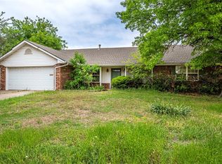 213 Sherwood Ct, Moore, OK 73160