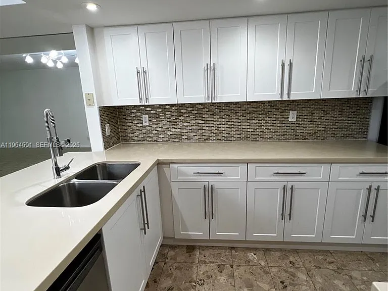 1717 N Bayshore Dr #A-1057 — Photo 23