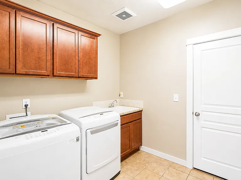 1835 SW Panorama Dr — Photo 19