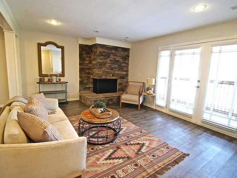 4415 Jefferson St — Photo 5