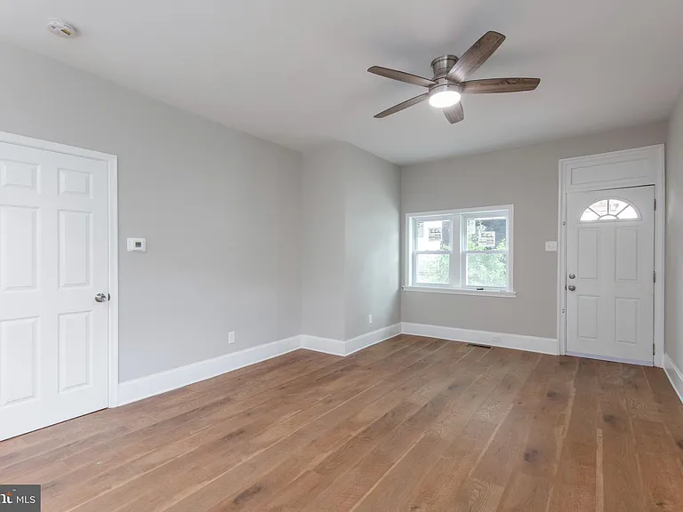 200 Maple St #1 — Photo 4