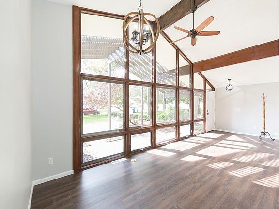 3rd image of 4225 Coe Ave