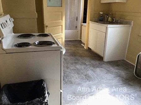 2nd image of 518 Miller Ave
