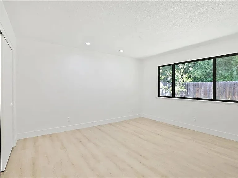 6821 Havenhurst Dr — Photo 19