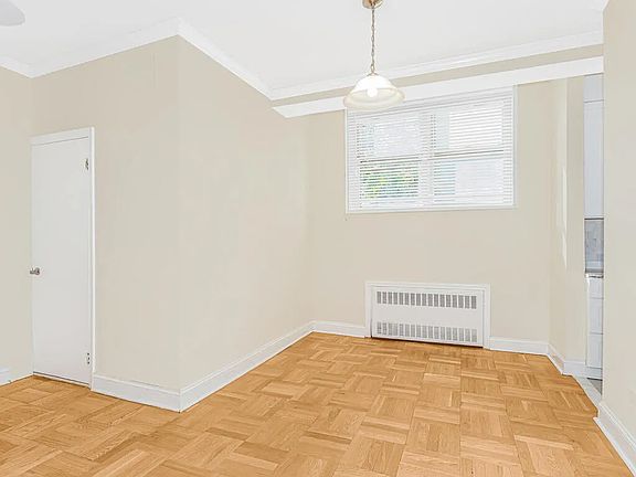 4th image of 3200 Netherland Ave APT J