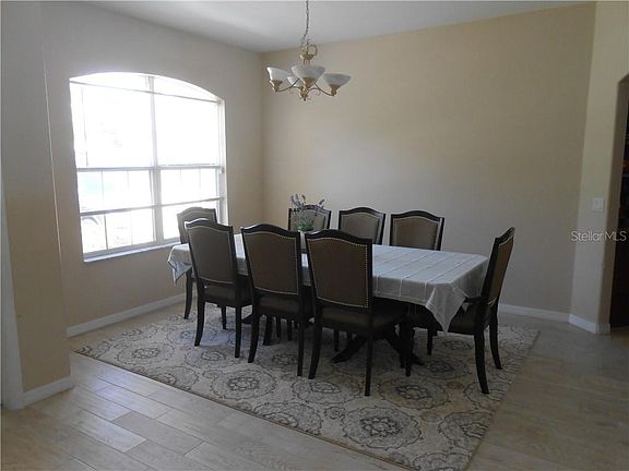 3rd image of 3585 Oasis Ave