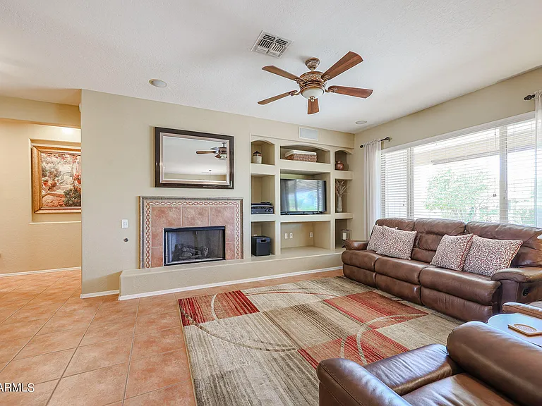 13755 W Nogales Dr — Photo 8