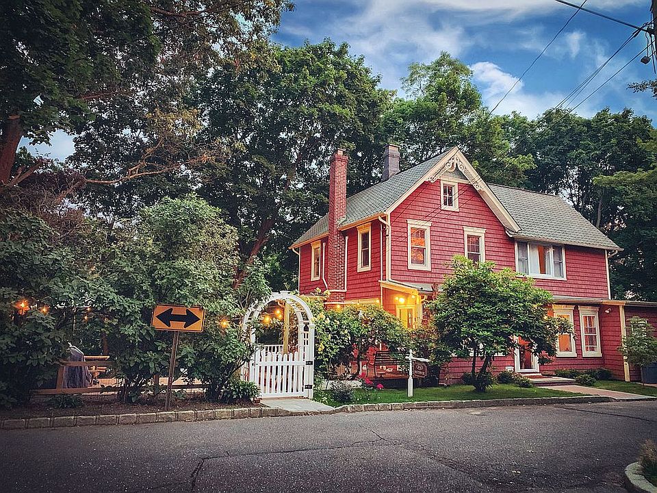 1st image of 161 Dayton St