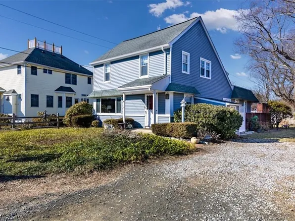 14 Cross Avenue, Clinton, CT 06413