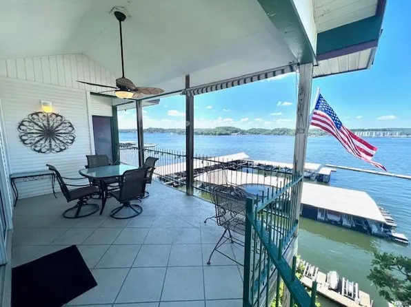508 W Harbour Towne Dr, Lake Ozark, MO 65049