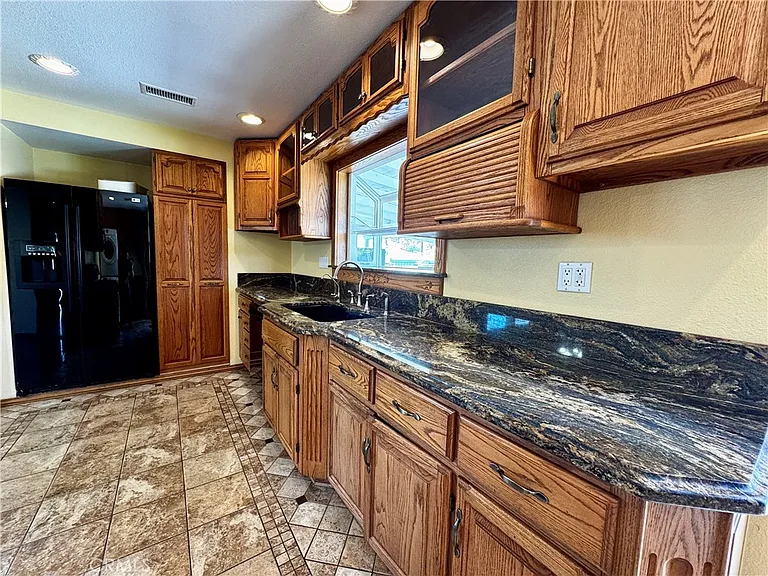 14414 Studebaker Rd — Photo 7