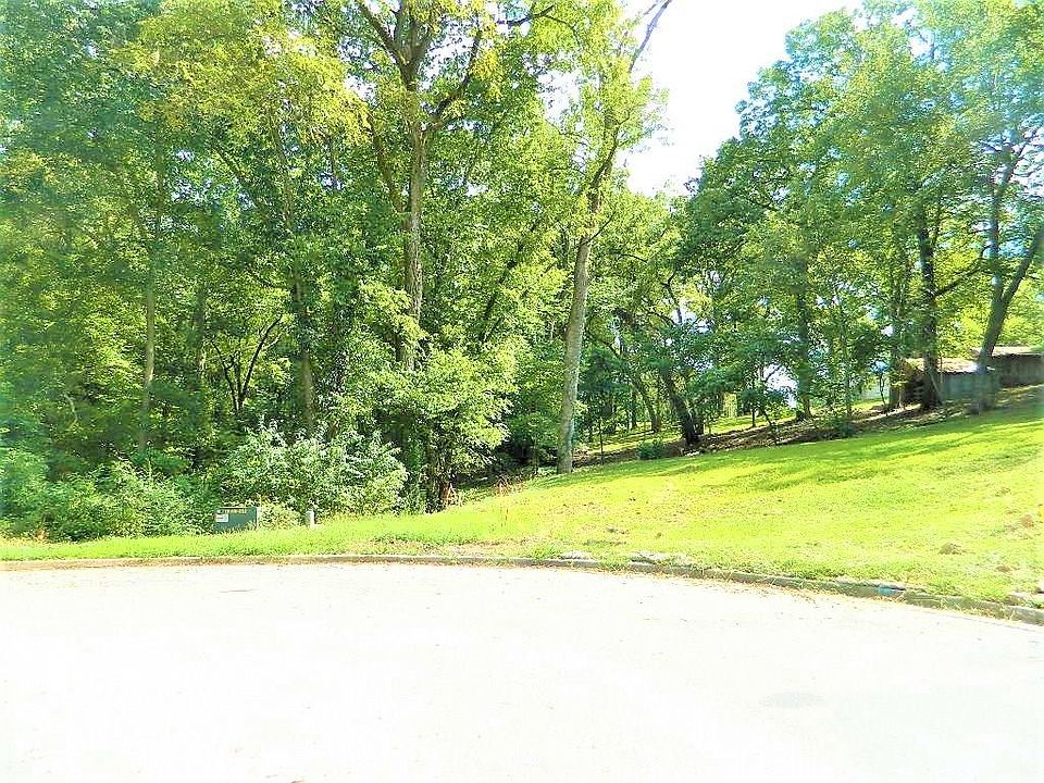 1st image of Briarwood Ln