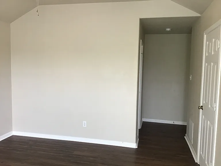 13470 Miller Ln — Photo 7