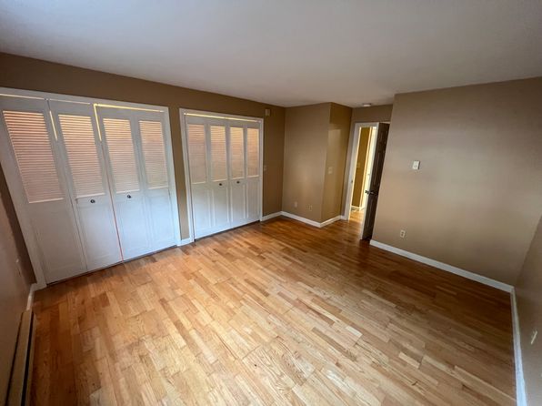 117 John St APT 2, Lincoln, RI 02865