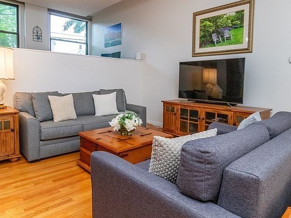 4th image of 94 Newbury Ave APT 100
