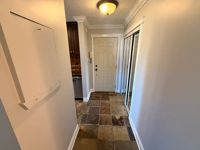 Prime Location Whyte Ave 2 Bedroom — Photo 2