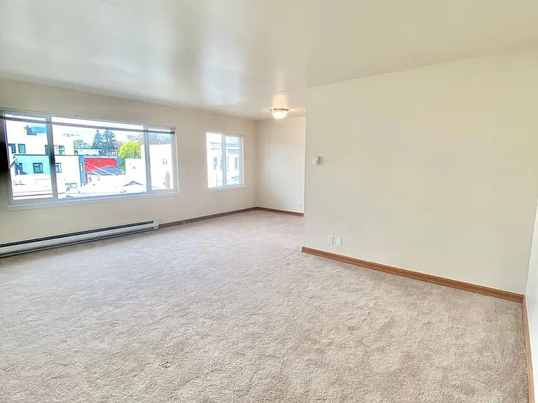 424 19th Ave E — Photo 39