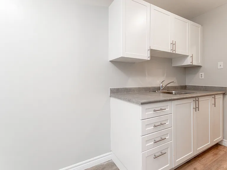 1223 Richmond St — Photo 11