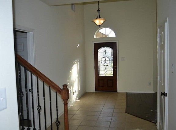 2nd image of 2310 Cantabria Ln