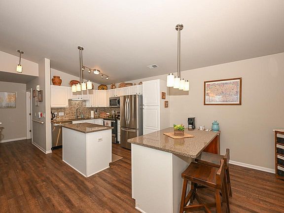 4th image of 1111 North Sunnyslope DRIVE #201