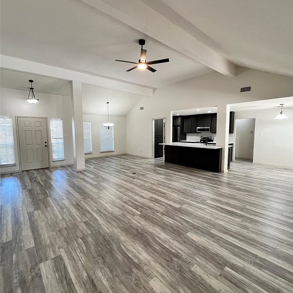 4 bed, 2.0 bath, 2150 sqft, $3,000 — Photo 3