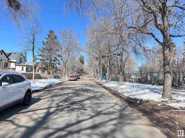 11823 79th St NW, Edmonton, AB T5B 2K9