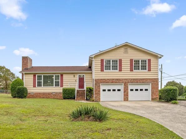 2403 Shannon Dr, Dalton, GA 30720