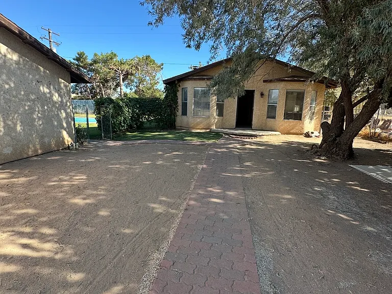 14723 Yucca St — Photo 1