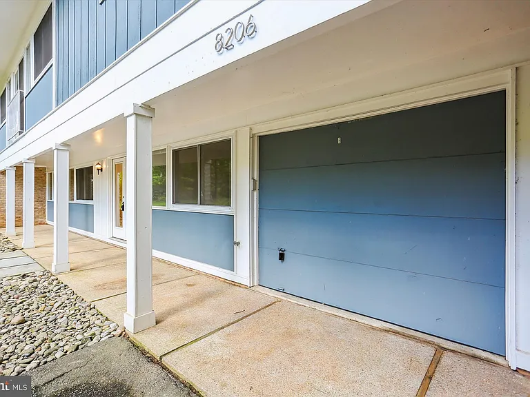 8206 Stone Trail Dr — Photo 47