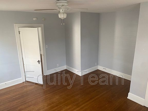 3rd image of 4214 Beech St #4