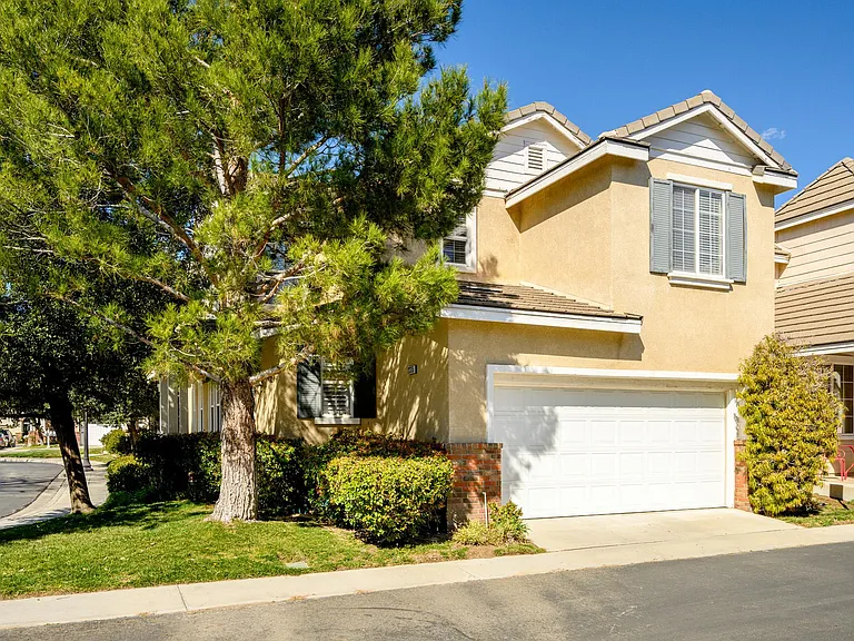 23315 Portland Ln — Photo 37