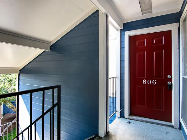 18511 Egret Bay Blvd APT 606, Houston, TX 77058