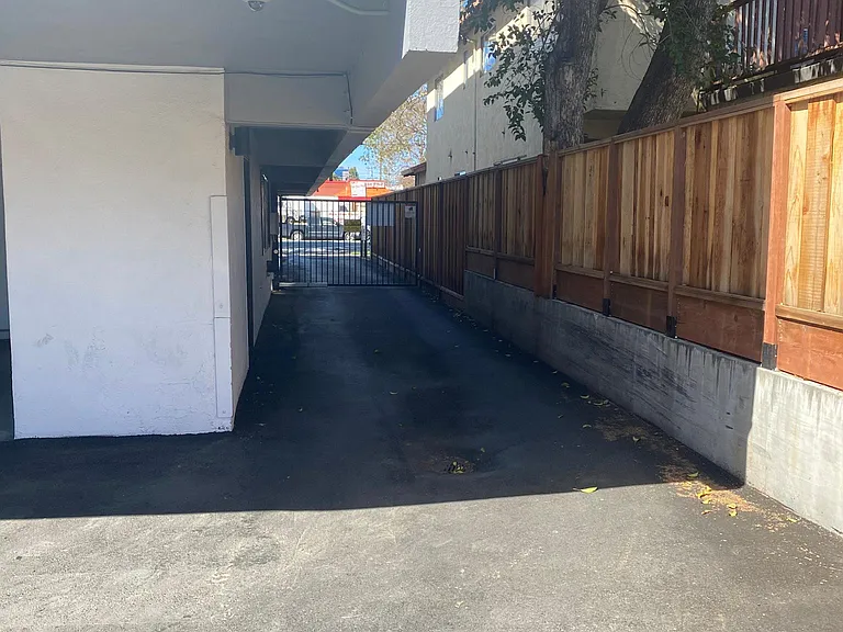 508 S 11th St — Photo 9