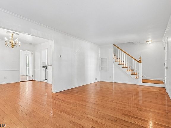 3rd image of 32 Locust Ave