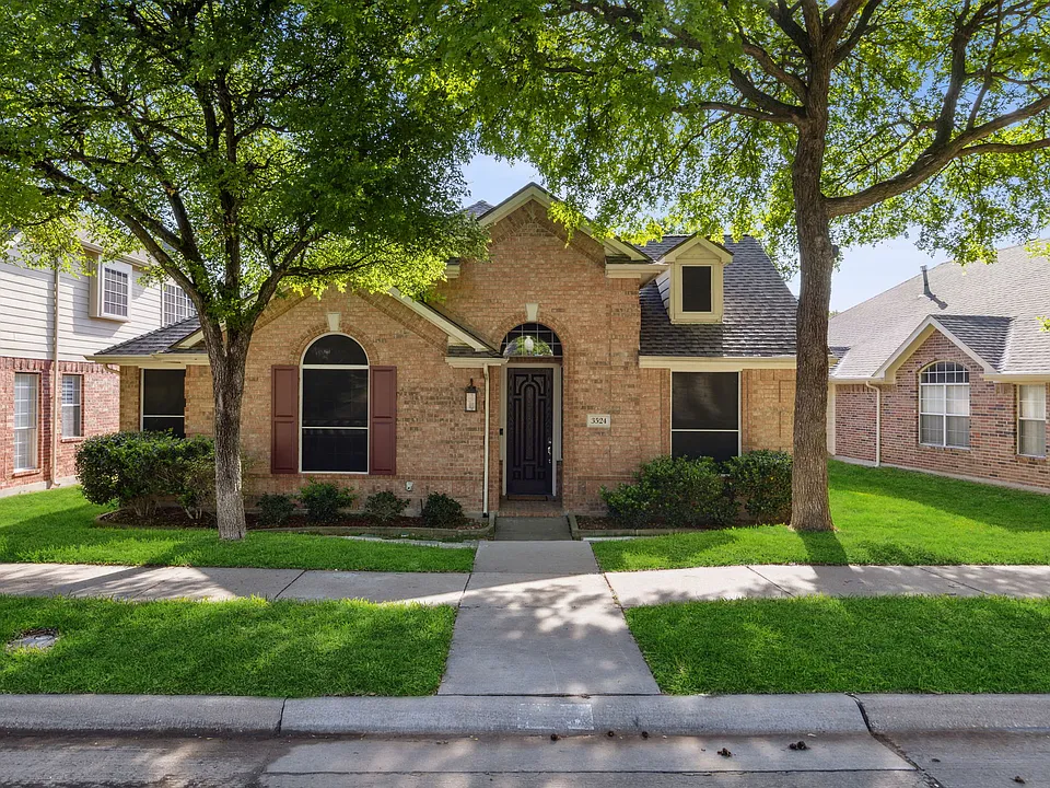 3524 Christopher Ln