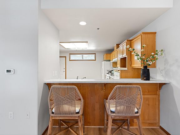5th image of 851 Pavilion Pl