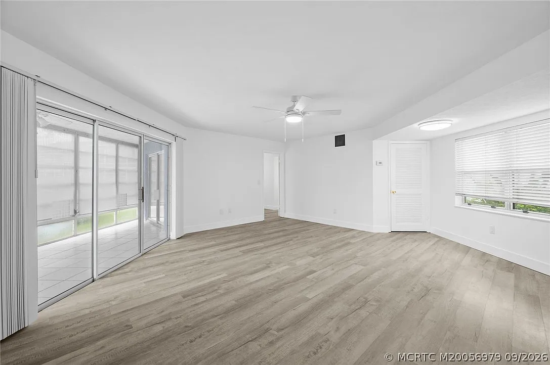 2 bed, 2.0 bath, 1200 sqft, $2,100 — Photo 3