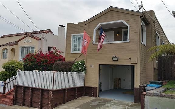 2nd image of 216 Santa Clara Ave