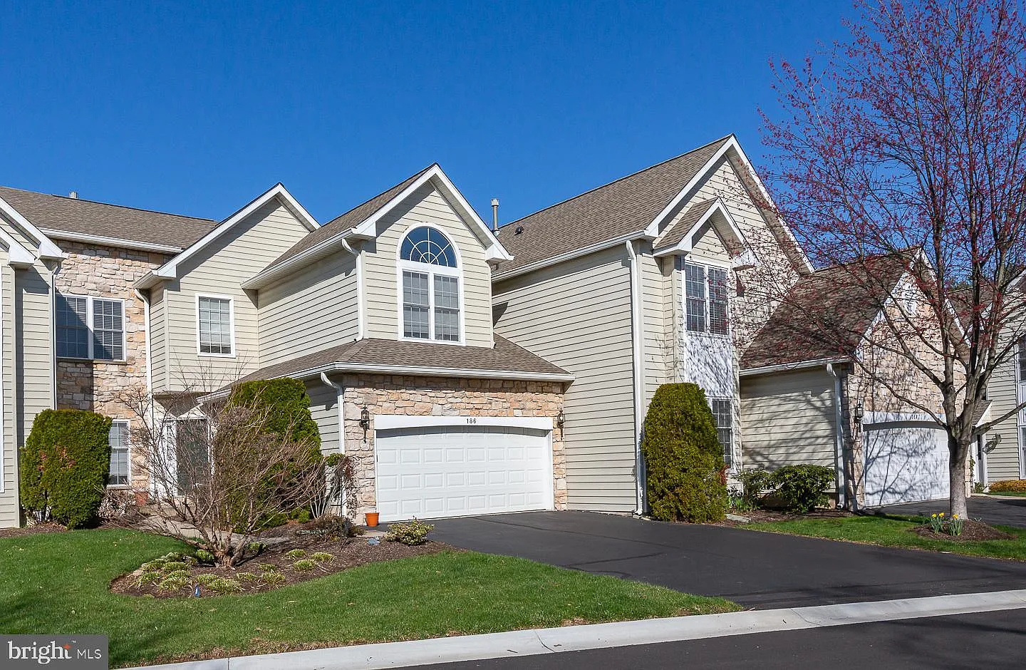 186 Birkdale Dr photo 1