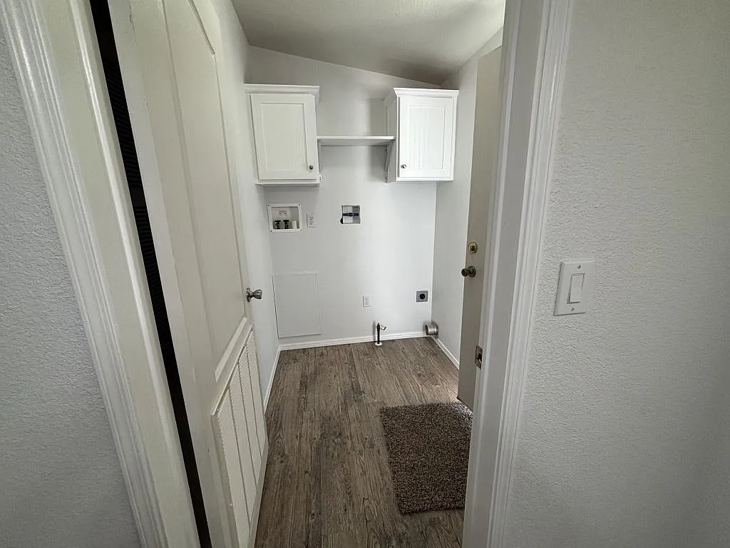 3 bed, 2.0 bath, 1224 sqft, $1,699 — Photo 2