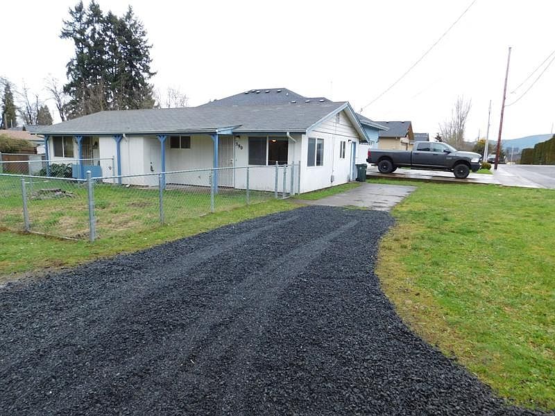 1st image of 590 Mary Neal Ln