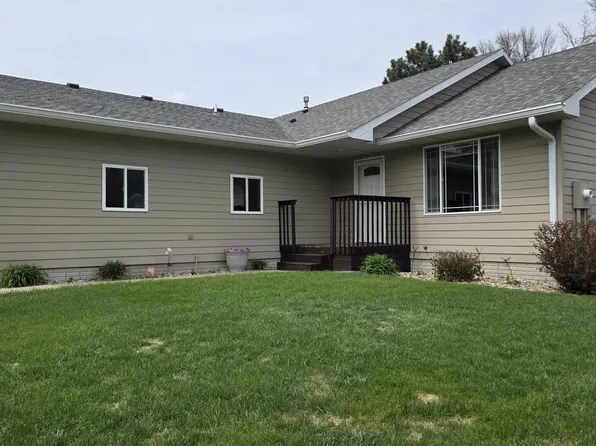 805 S Jayme Cir, Sioux Falls, SD 57106