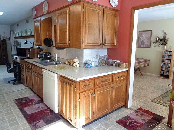 5th image of 1169 Kentford Dr W