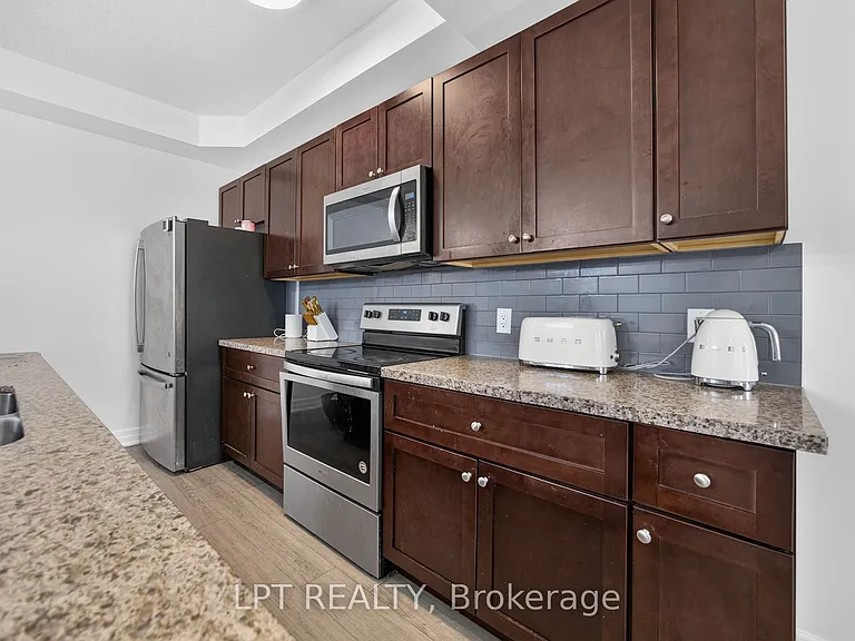 148 Hollybrook Trl S — Photo 17