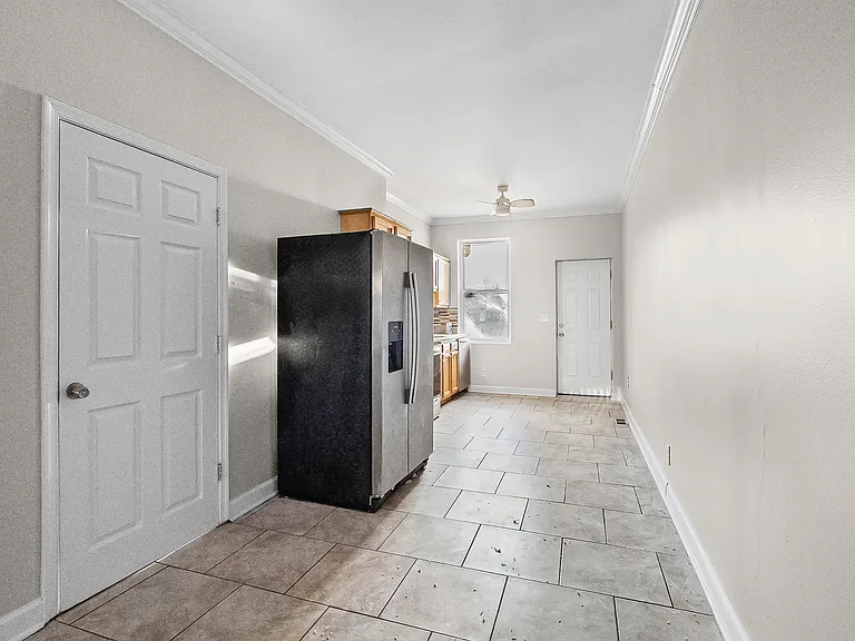 2532 Druid Hill Ave — Photo 7