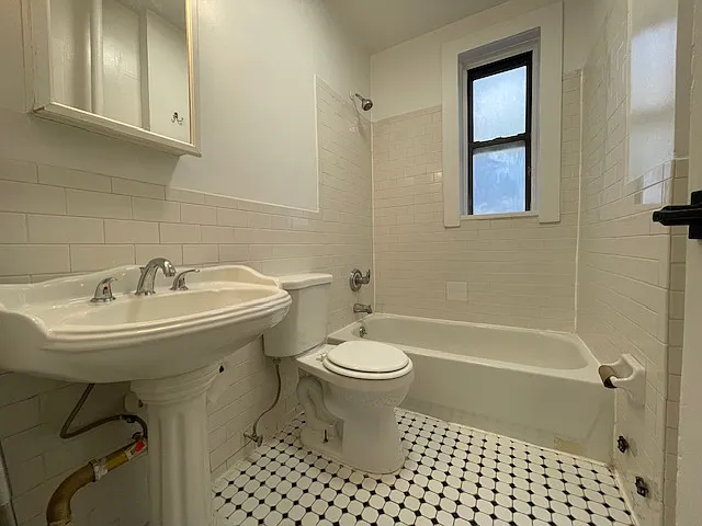 350 7th St #A6 — Photo 4