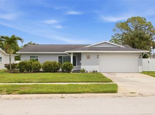 6085 Tanglewood Dr NE, Saint Petersburg, FL 33703