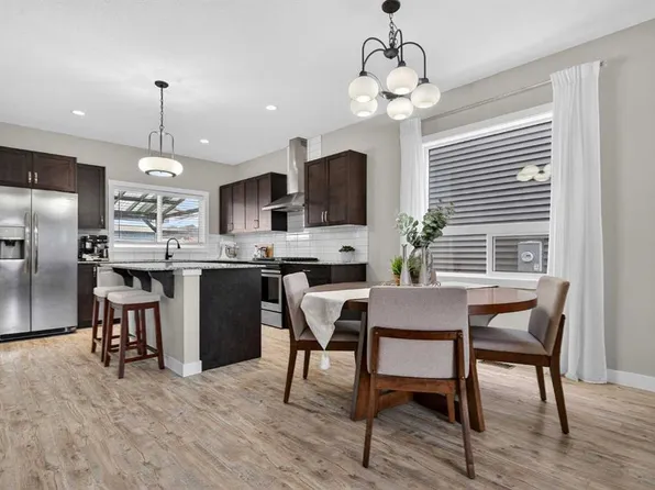 67 E Wolf Willow Blvd SE, Calgary, AB T2X 3Z9