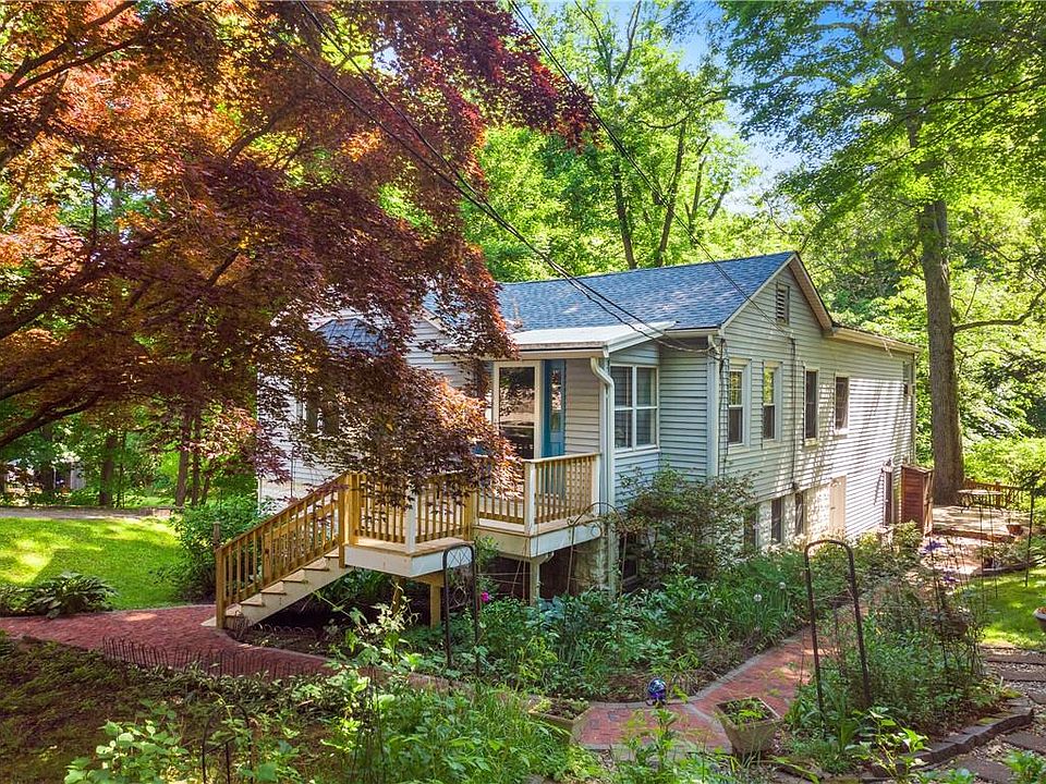 1st image of 19 Hollowbrook Lane