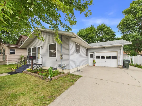 205 3rd St SE, Melrose, MN 56352